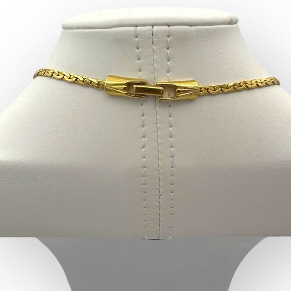 Vintage necklace with 2 rows of faux bone 14inch collar style - Picture 4 of 6